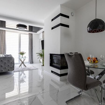 Apartament Z Basenem I Kominkiem ,,Baltic Sun” Sztutowo Buitenkant foto
