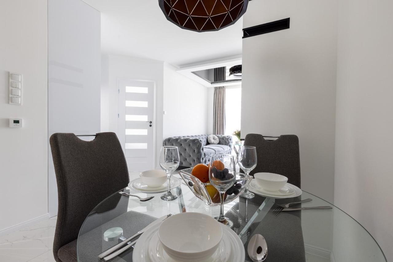 Apartament Z Basenem I Kominkiem ,,Baltic Sun” Sztutowo Buitenkant foto