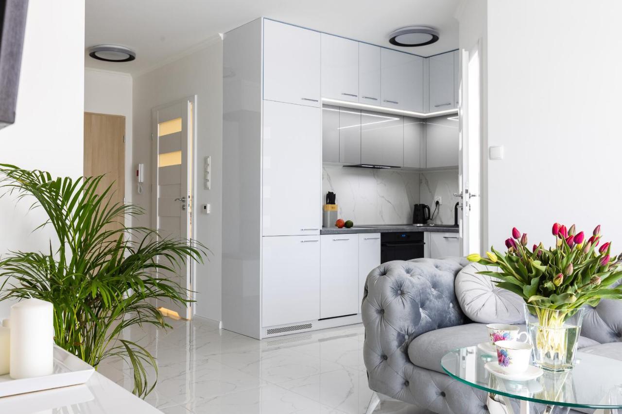 Apartament Z Basenem I Kominkiem ,,Baltic Sun” Sztutowo Buitenkant foto
