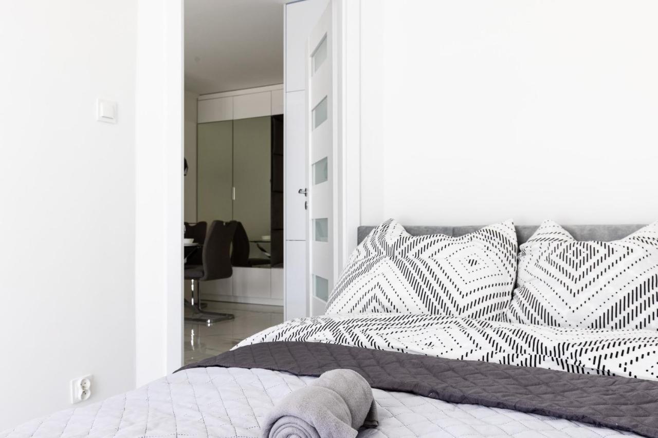 Apartament Z Basenem I Kominkiem ,,Baltic Sun” Sztutowo Buitenkant foto